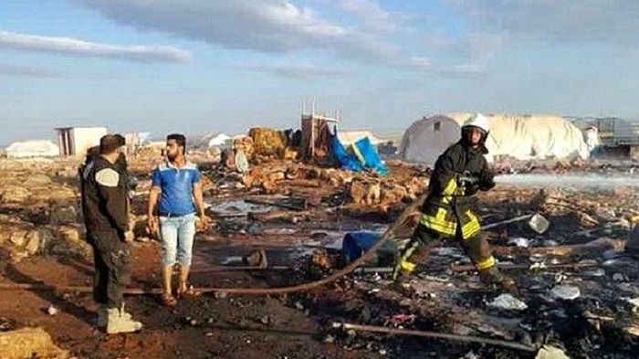 30 muertos en un ataque aéreo a un campo de refugiados en Siria